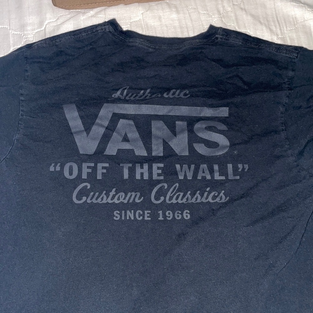 Black vans classic tee